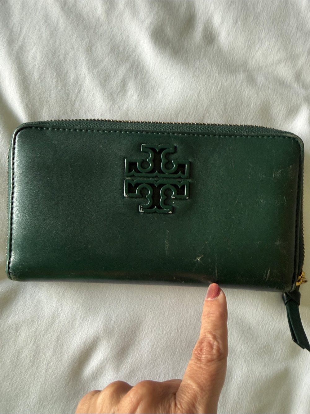 Tory Burch Dark Green Zip Wallet with Logo Emblem Fair—price dropped USED
